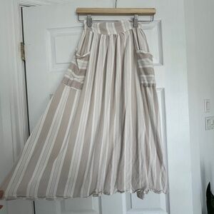 Elastic waist cotton skirt with pockets